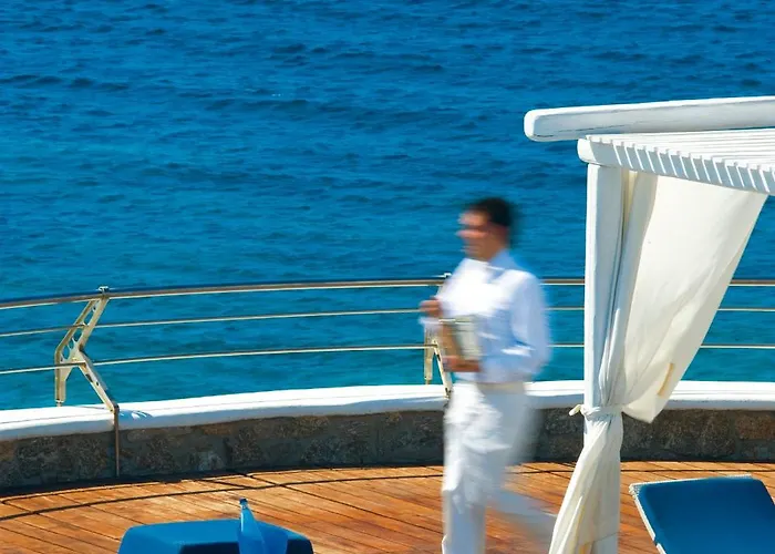 מלון Mykonos Grand & Agios Ioannis Diakoftis