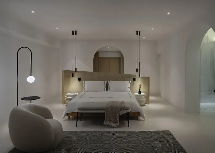 Mykonos Grand & מלון 5*