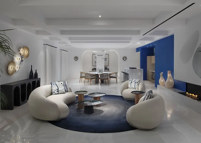 Mykonos Grand & מלון